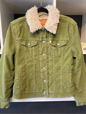 Excellent Condition Levi's Olive 90s Trucker Corduroy Jacket w/Sherpa Lining M